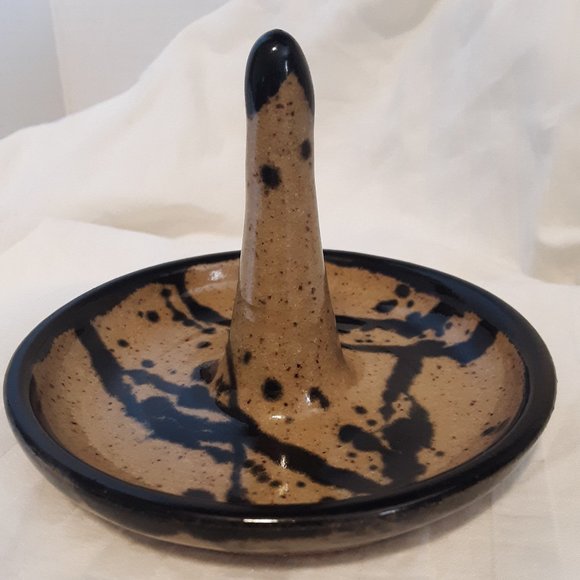 Handmade Pottery Ring Holder - Picture 1 of 3